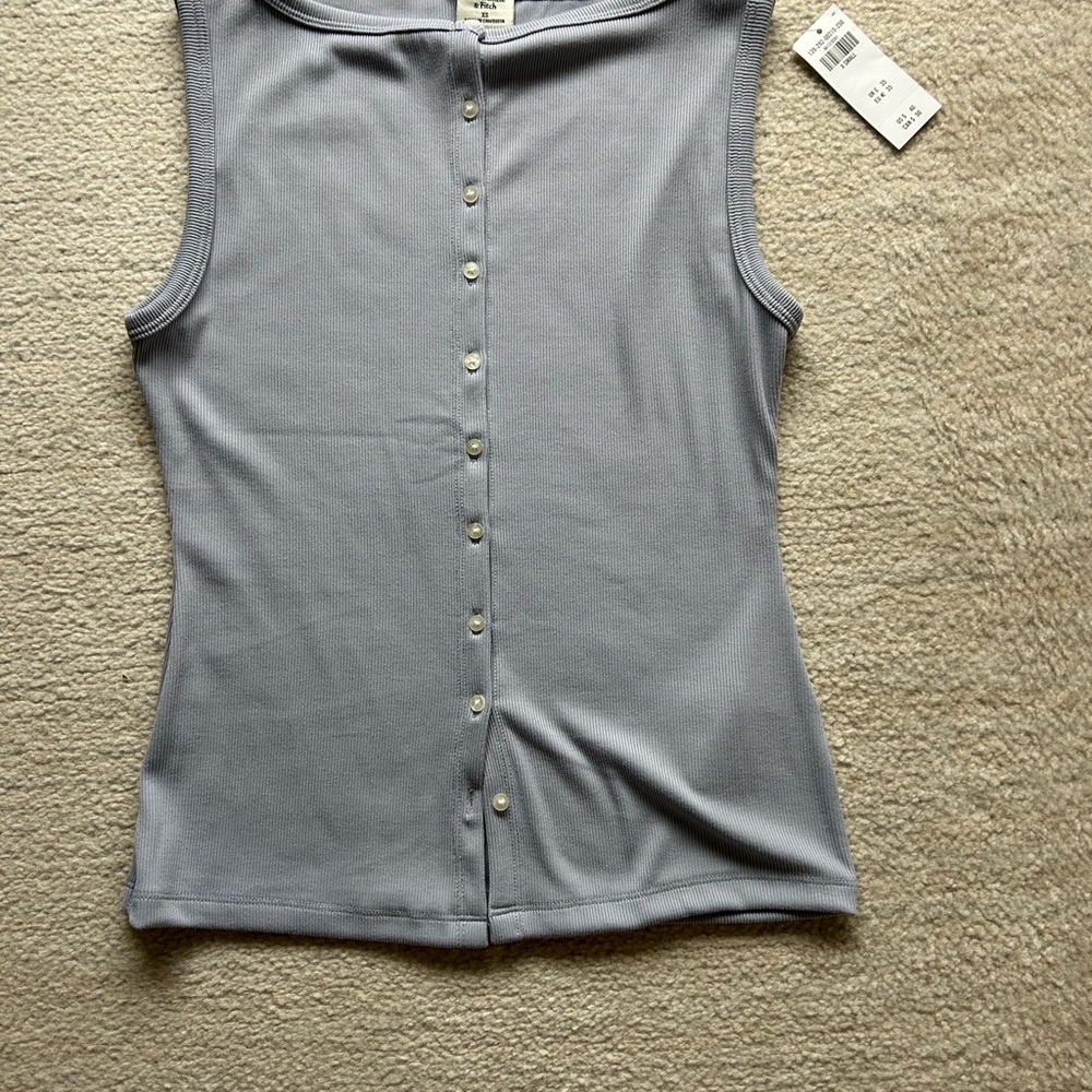 New Abercrombie Button-Up Top in Gray